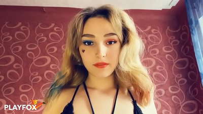 Nuċċalijiet magic tar-realtà virtwali tawni sess ma’ Harley Quinn